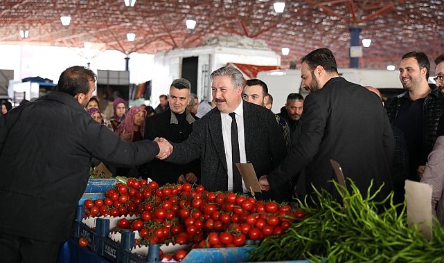 Başkan Palancıoğlu, Yıldırım Beyazıt Pazar Yerinde sevgiyle karşılandı