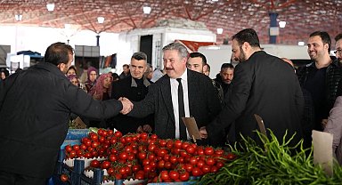 Başkan Palancıoğlu, Yıldırım Beyazıt Pazar Yerinde sevgiyle karşılandı