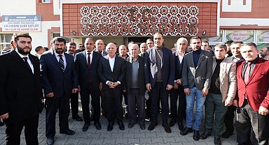 Başkan Sekmen Uzundere'ye çıkarma yaptı