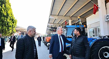 Başkan Zolan, Türkiye'nin ilk traktör galericileri sitesinde esnafla buluştu