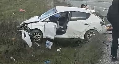 Batman'da otomobil şarampole yuvarlandı: 1 yaralı