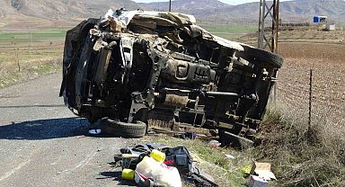 Batman'da takla atan minibüs hurdaya döndü: 3 ağır yaralı