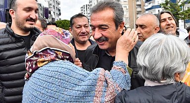 Belediye başkanı Sosyete Pazarında coşkuyla karşılandı
