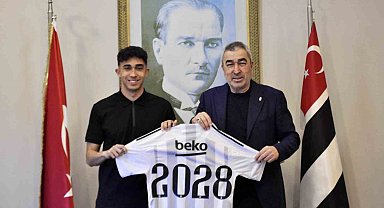 Beşiktaş, Arda Berk Özüarap ile profesyonel sözleşme imzaladı