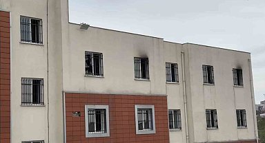 Beylikdüzü'nde Çocuk destek merkezinde korkutan yangın: 10 çocuk tahliye edildi