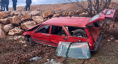 Bilecik'te seyir halinde kontrolden çıkan araç şarampole uçtu, sürücüsü yaralandı
