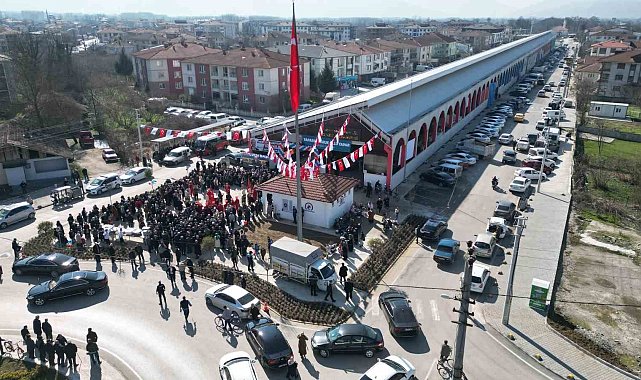 Bölgenin en büyük pazaryeri açıldı