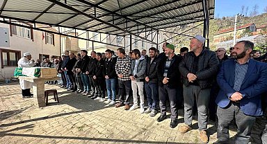 Boşanma aşamasındaki eşi tarafından öldürülen genç kadın son yolculuğuna uğurlandı