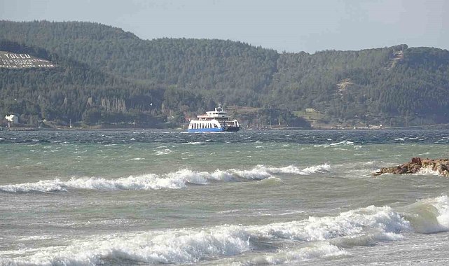 Bozcaada ve Gökçeada'ya yarınki bazı feribot seferlerine fırtına engeli