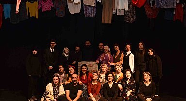 Bozüyük Belediyesi Gençlik Tiyatrosu'nun "Macbeth Abla" adlı oyununa yoğun ilgi