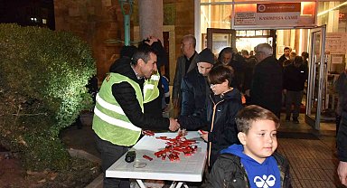 Bozüyük Belediyesi'nden Berat Kandili'nde şeker ikramı