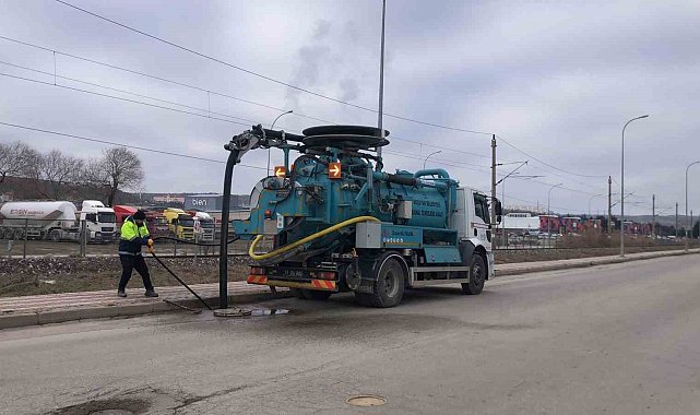 Bozüyük'te kanalizasyon hatları temizleniyor