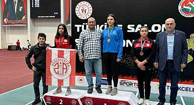 Bursa Büyükşehir Belediyespor Kulübü sporcularından 10 madalya