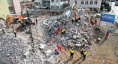 Bursa'da nefes kesen deprem tatbikatı...