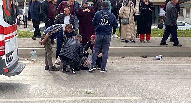 Bursa'da otomobil motosiklete çarptı: 3 yaralı