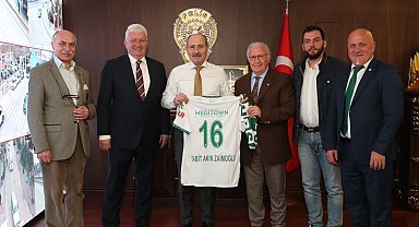 Bursaspor yönetimi, Bursa İl Emniyet Müdürü Dr. Sabit Akın Zaimoğlu'nu ziyaret etti