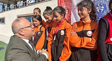 Büyük mücadelelere sahne olan atletizm müsabakaları tamamlandı