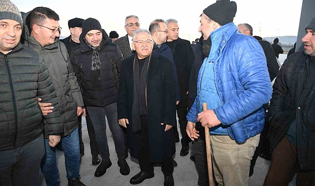 Büyükkılıç, Canlı Hayvan Pazarı'nda konuştu: "Bizimki eser ve hizmet belediyeciliği"