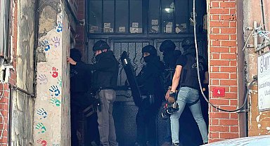 Çağlayan'daki saldırı girişiminin ardından İdil Kültür Merkezine terör operasyonu: 3 gözaltı