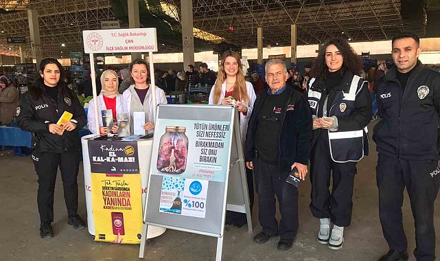 Çan'da polisler vatandaşlara KADES broşürleri dağıttı