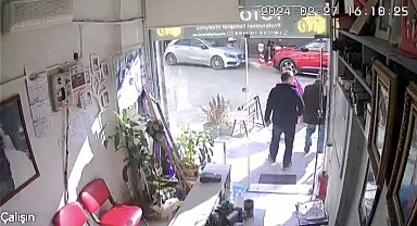 Çanakkale'de deprem anı güvenlik kamerasına yansıdı