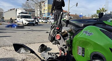 Çarptığı yaya öldü, motosikletli ise ağır yaralandı