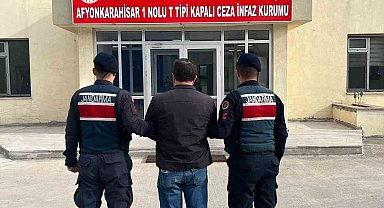 Çeşitli suçlardan aranan 2 şahıs jandarma tarafından yakalandı