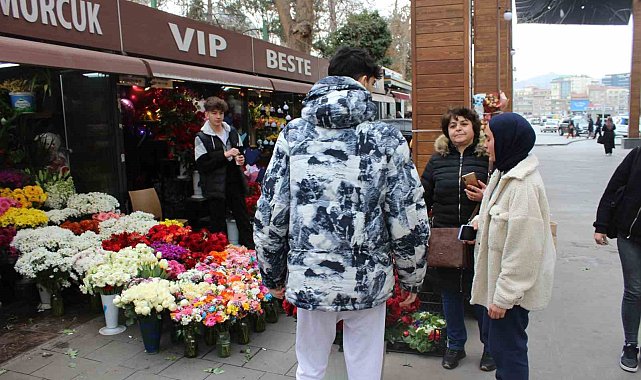 Çiçekçilerde 14 Şubat yoğunluğu başladı