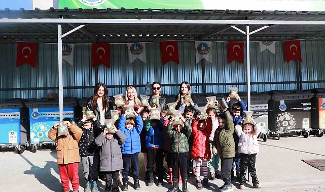 Çiftlikköy'de öğrenciler Sıfır Atık Getirme Merkezi'ni gezdi