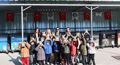 Çiftlikköy'de öğrenciler Sıfır Atık Getirme Merkezi'ni gezdi