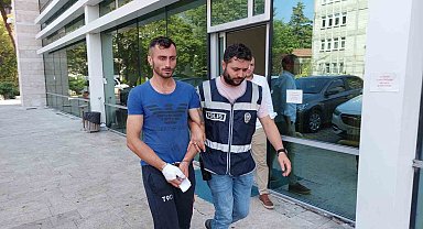 Cinayetten yargılanan sanık: "Bıçağın üzerine atlayınca bıçak saplandı, ben öldürmedim"