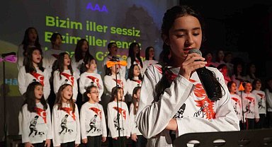 Çocuk korosu mest etti