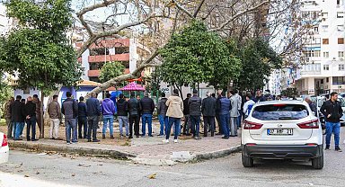 Çocuk oyun parkında ölü bulundu, vatandaşların ceset merakı 'pes' dedirtti