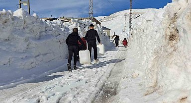 Çocuklar Türkiye'nin en yüksek köyüne kayak merkezi kurulmasını istiyor