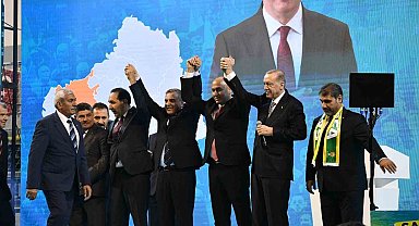 Cumhurbaşkanı Erdoğan Bozova Belediye Başkanı Suphi Aksoy ile yola devam dedi