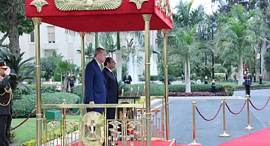 Cumhurbaşkanı Erdoğan, Mısır Cumhurbaşkanı es-Sisi ile görüştü