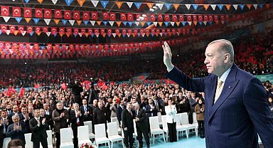 Cumhurbaşkanı Erdoğan: "Hükümetimizin gündeminin değişmez ilk maddesi depremde yıkılan şehirlerimizin yeniden inşası ve ihyasıdır"