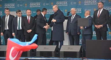 Cumhurbaşkanı Erdoğan: "Yapay zeka kimi uygun görürse kimi seçerse bunlara neyi emrederse bu acemiler de milletin karşısına 'işte adayımız' diyerek onu çıkarıyorlar"