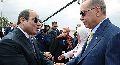 Cumhurbaşkanı Erdoğan'ı 12 yıl sonra Mısır'da Sisi karşıladı