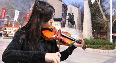 Cumhurbaşkanına keman çalan kız: "Onu canlı görmek ve karşısında çalmak çok farklı bir duygu"