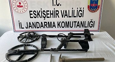 Dedektör ile arama yapan şahıslar suçüstü yakalandı