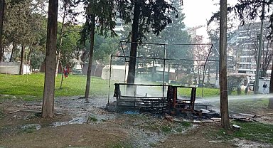 Defne'de yanan çadır kül oldu