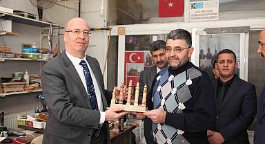 Defterdar Öztürk'ten Ahlatlı el sanatkarlarına ziyaret