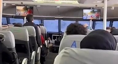 Deniz otobüsünde korku dolu anlar kamerada