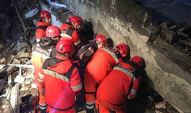 Deprem bölgesine görevli giden itfaiyeci, 10 akrabasının cenazelerini nasıl çıkardığını anlattı
