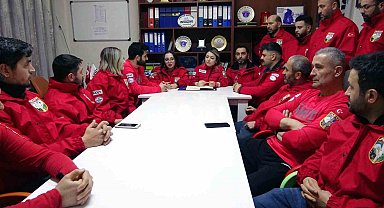 Depremin 1. yılında o anları anlatırken adeta yeniden yaşadılar