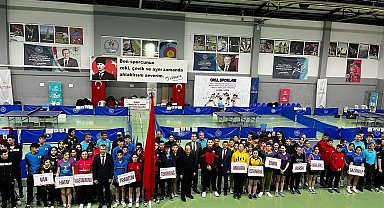 Didim'de masa tenisi müsabakaları başladı