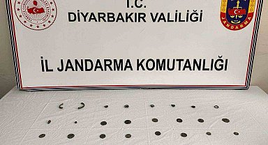 Diyarbakır'da 33 adet tarihi obje satmaya çalışan 3 şüpheli yakalandı