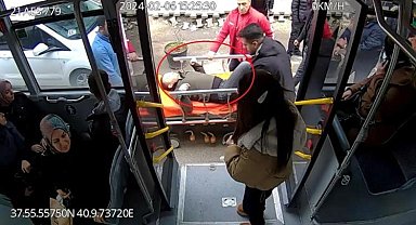 Diyarbakır'da otobüs şoförü, rahatsızlanan öğretmeni hastaneye böyle yetiştirdi