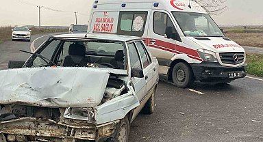 Diyarbakır'da otomobil ile minibüs çarpıştı: 4 yaralı